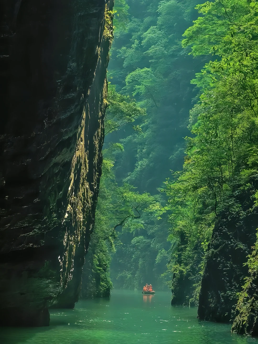 在崇左和恩施之间选择了恩施，冷门带娃绝了