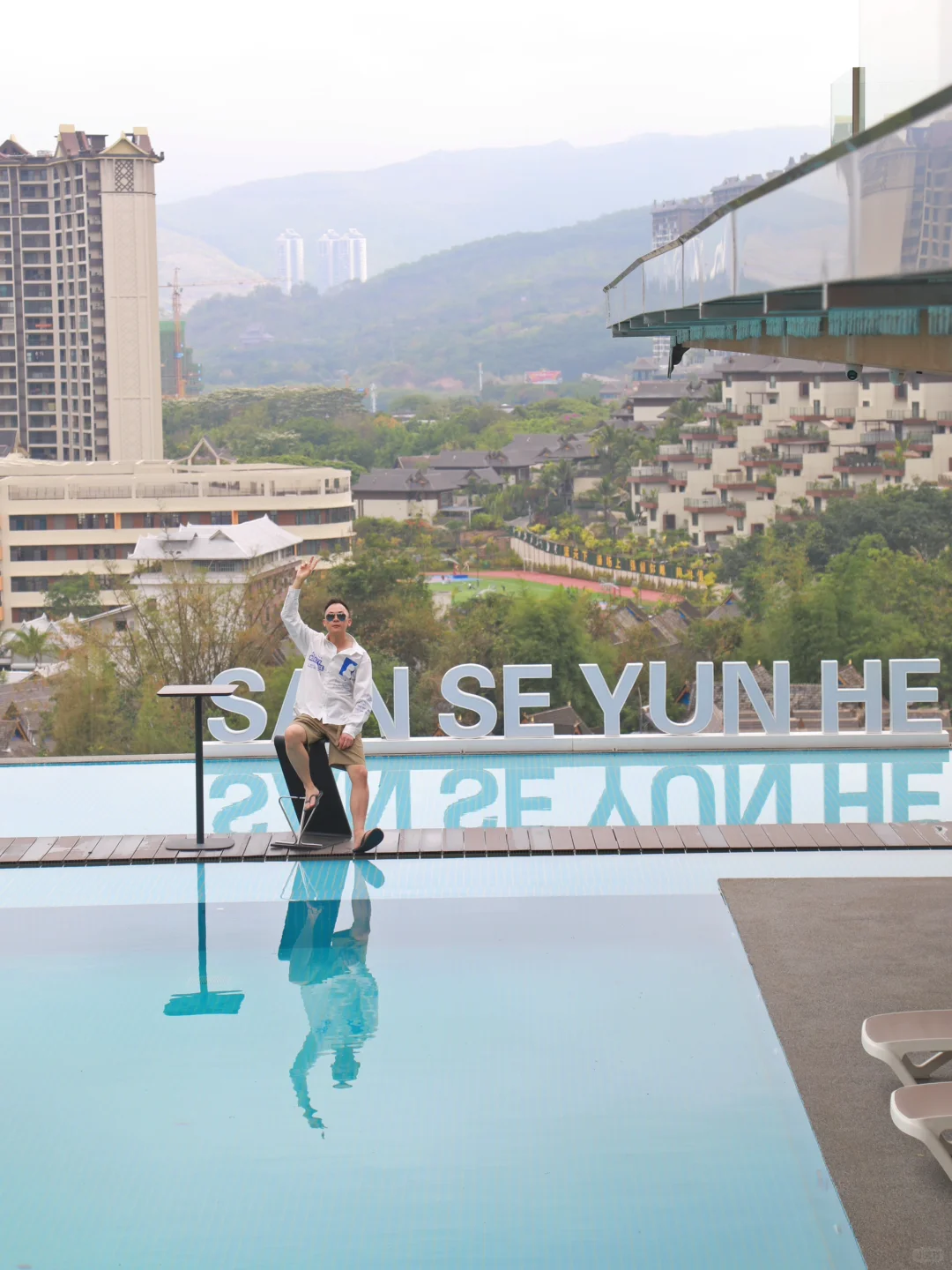 住进西双版纳的半山雨林，俯瞰傣族古村寨！