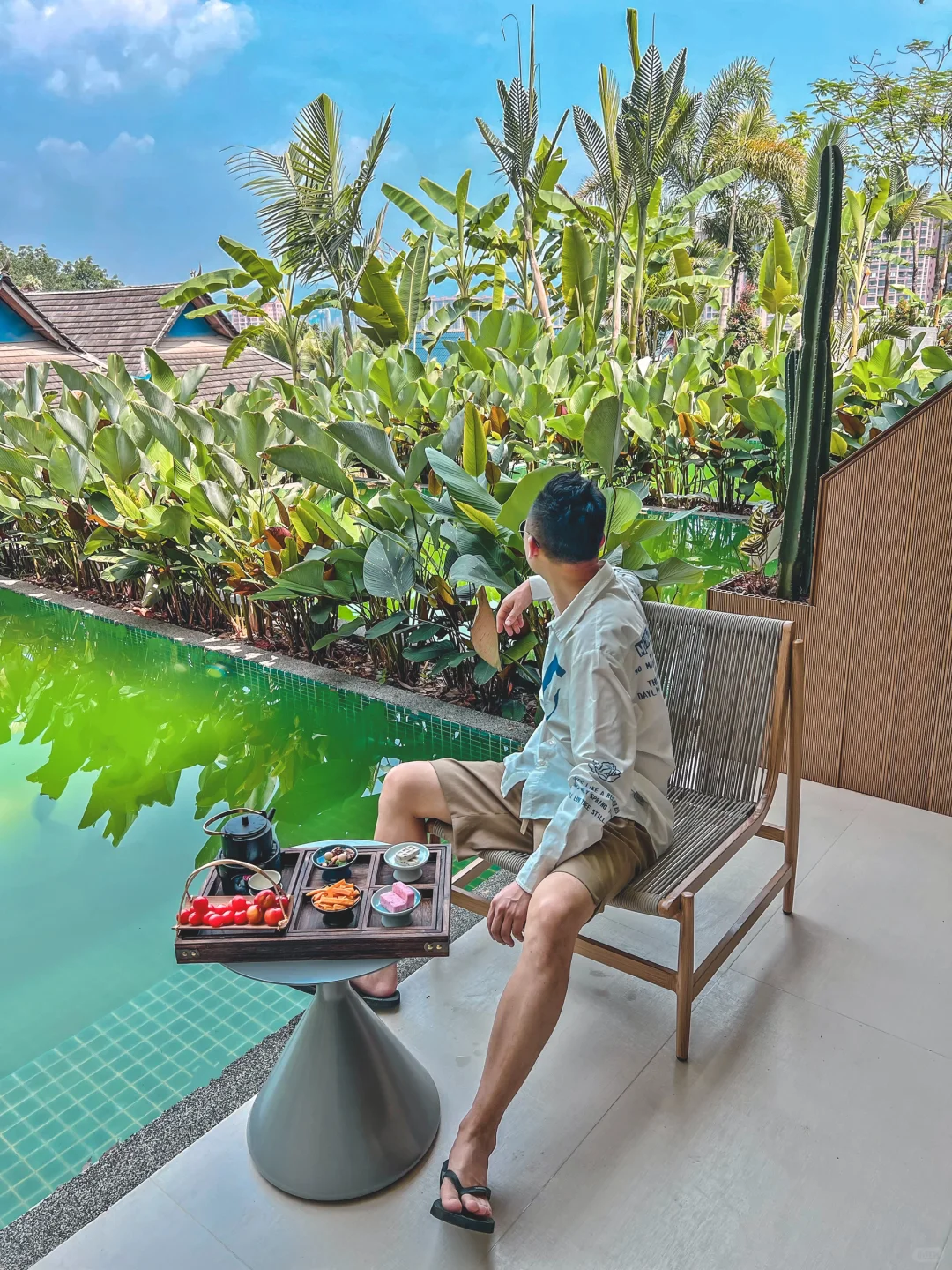 住进西双版纳的半山雨林，俯瞰傣族古村寨！