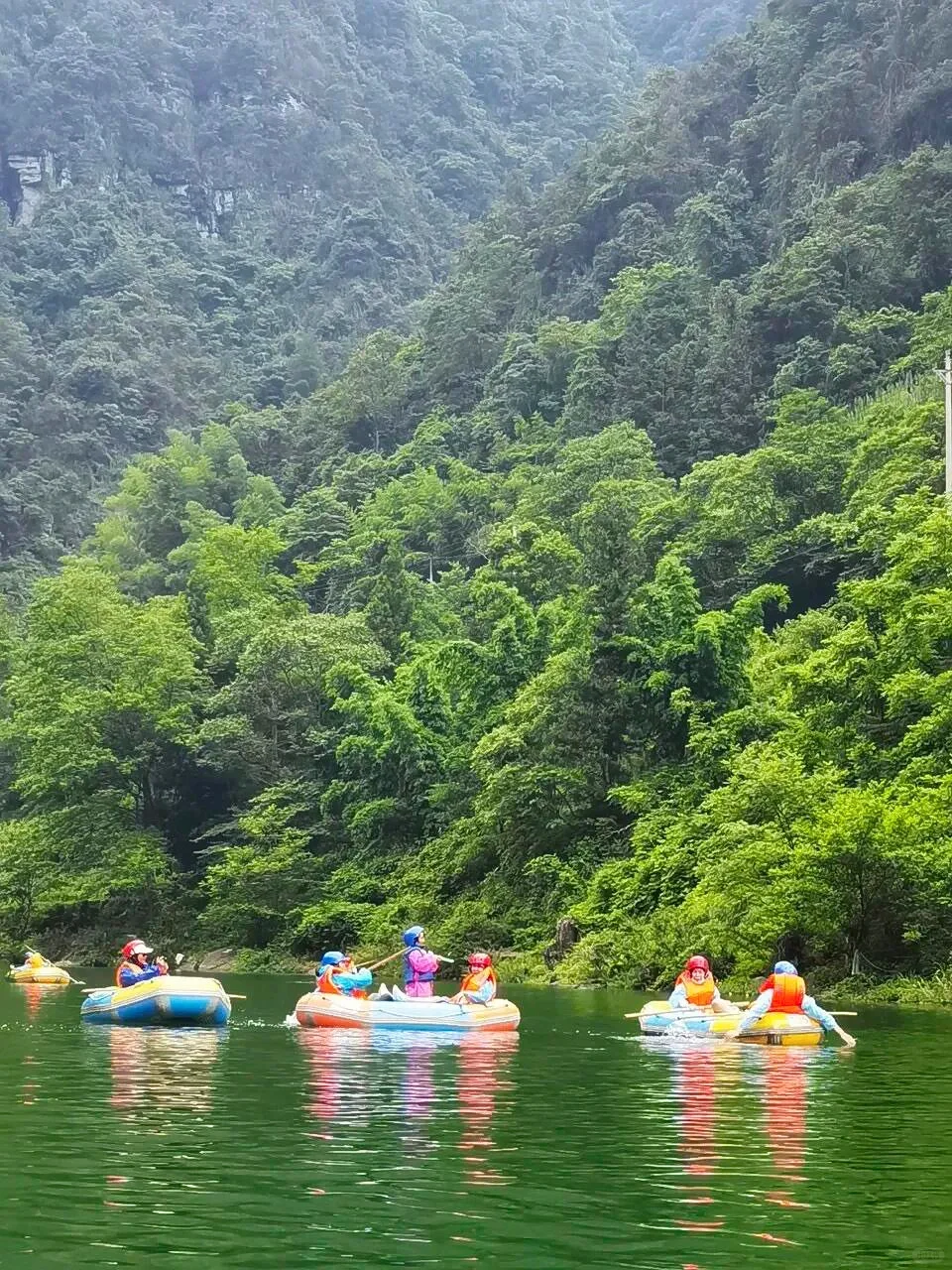 在崇左和恩施之间选择了恩施，冷门带娃绝了