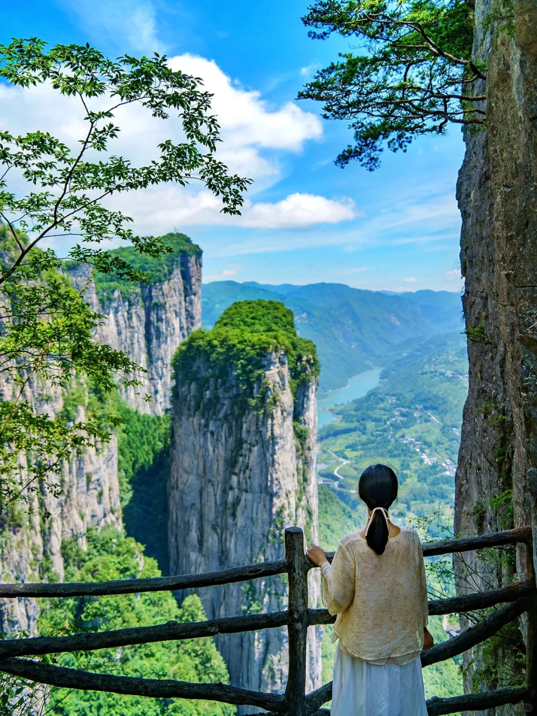 在崇左和恩施之间选择了恩施，冷门带娃绝了