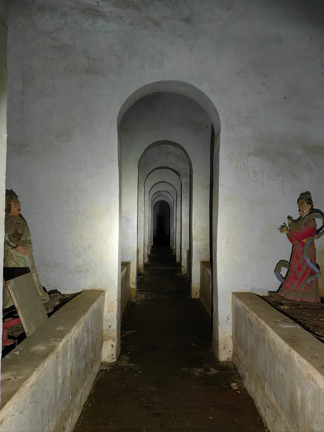 出租车司机说，当地人从不进去