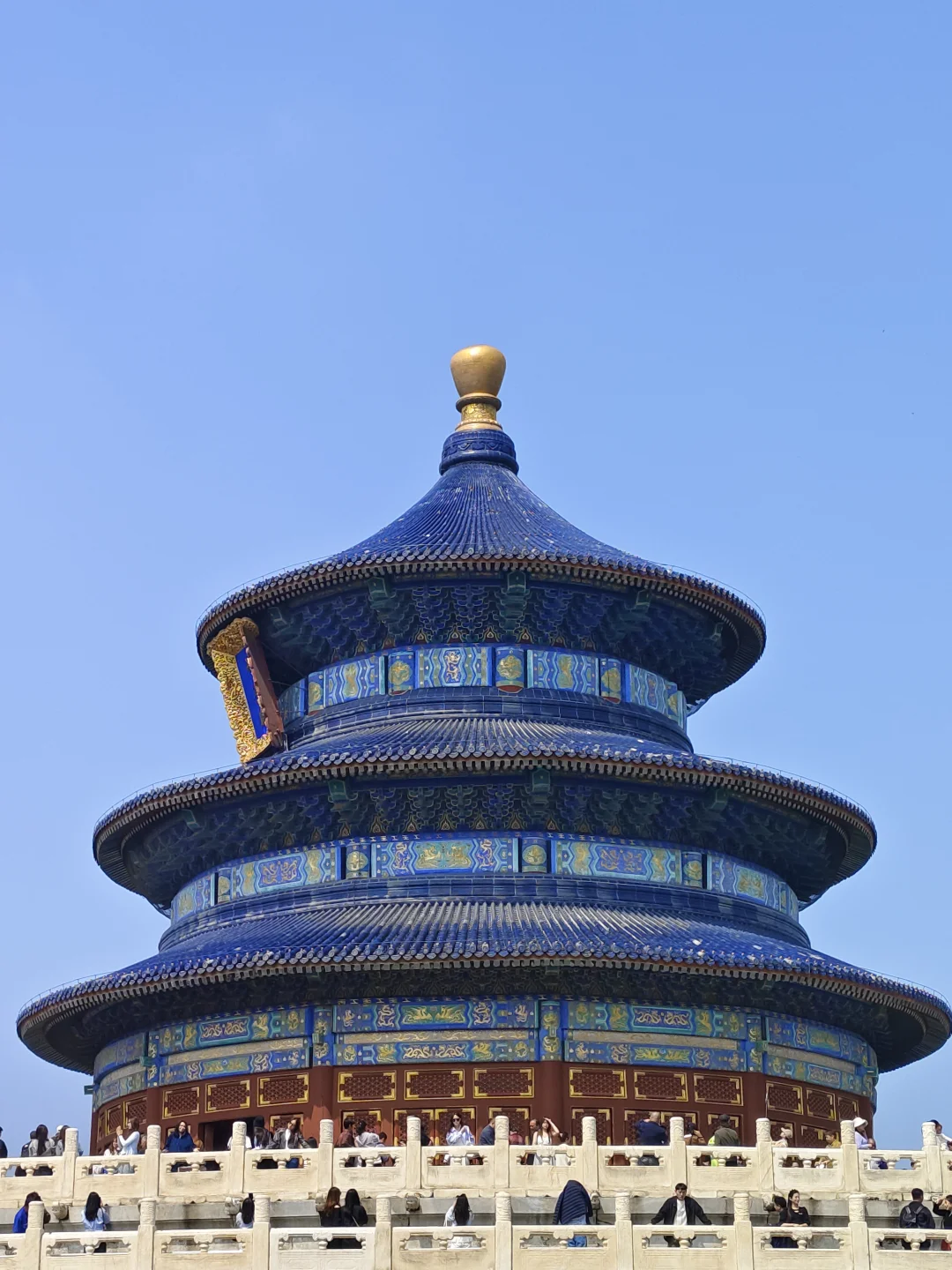 腿已走断 地铁坐穿 脸吹焦干 身份证掏烂