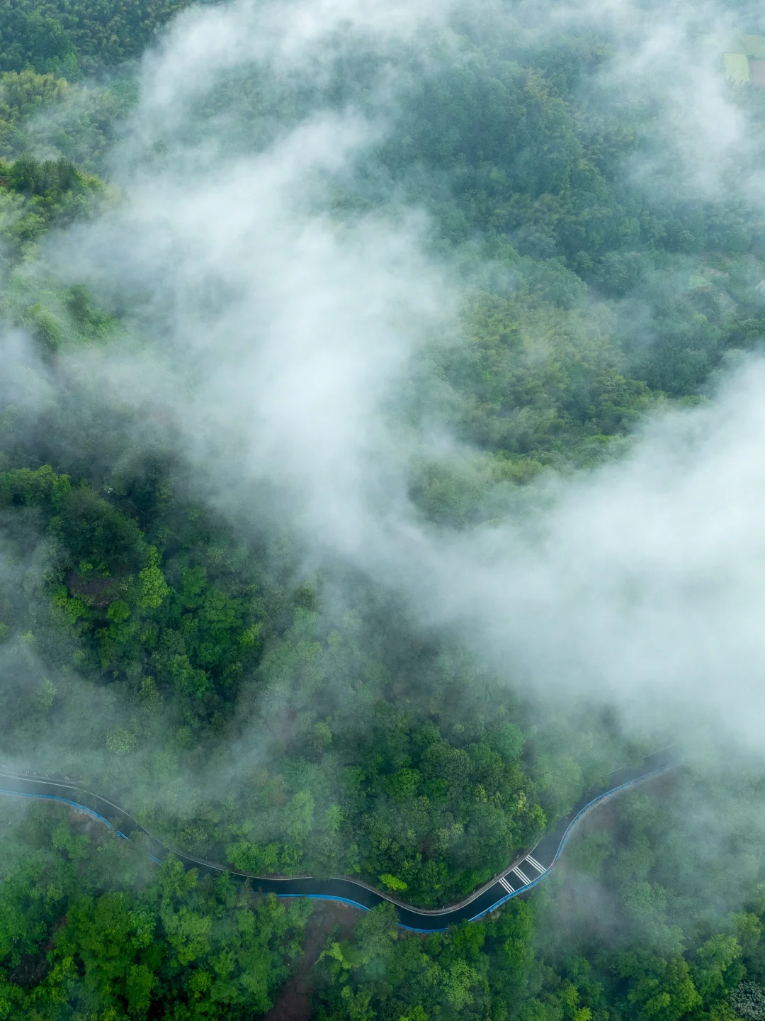 迄今为止，我很少用震撼形容一个小城