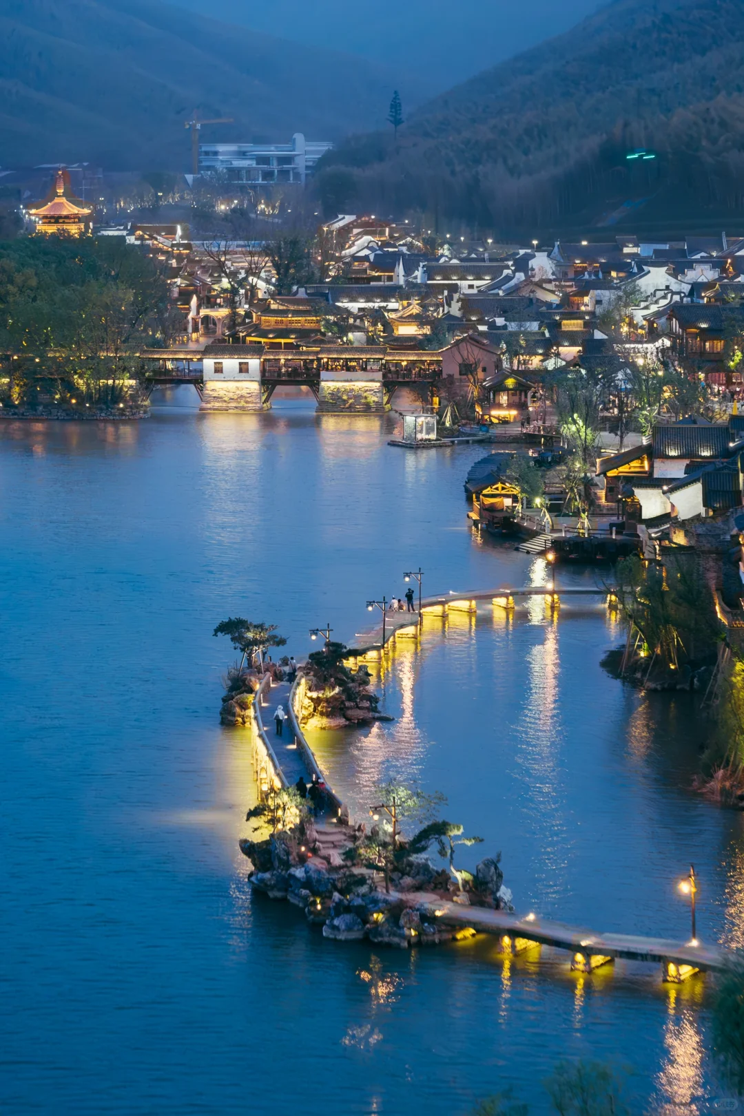 迄今为止，我最喜欢的宝藏小镇出现了❗