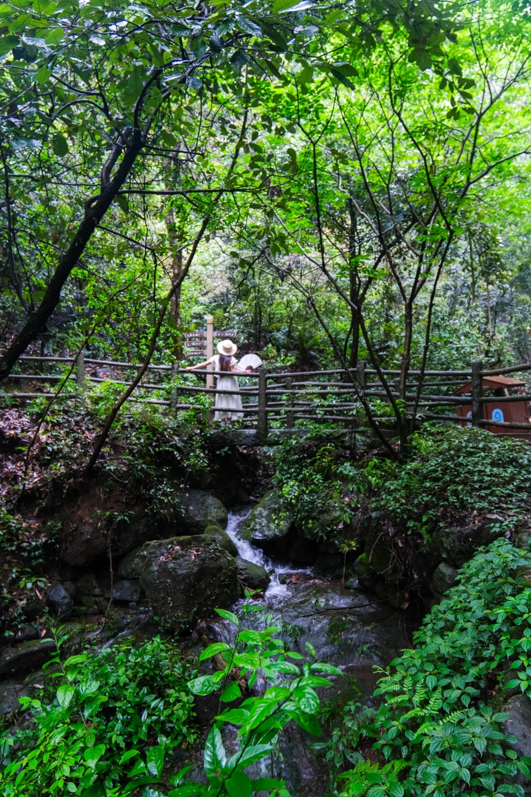 迄今为止，我很少用震撼形容一个小城