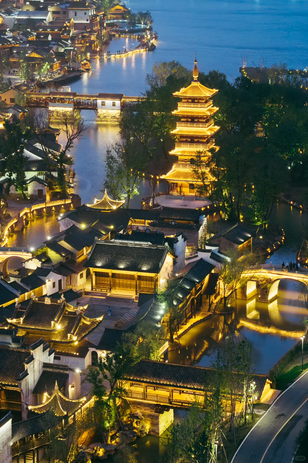 迄今为止，我最喜欢的宝藏小镇出现了❗