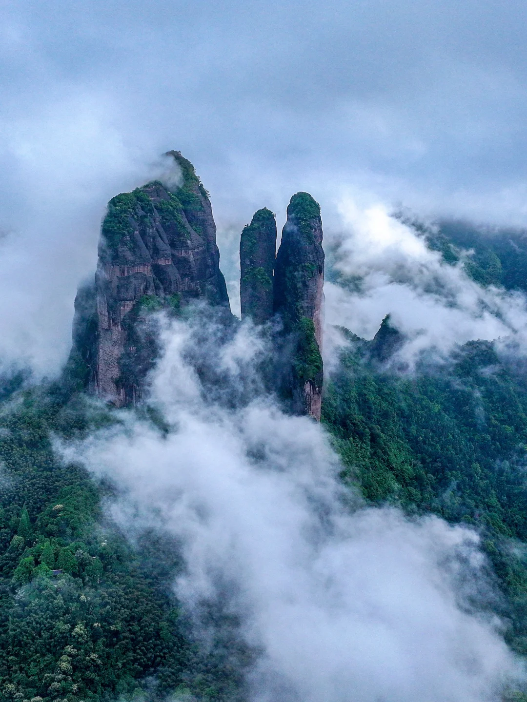 迄今为止，我很少用震撼形容一个小城