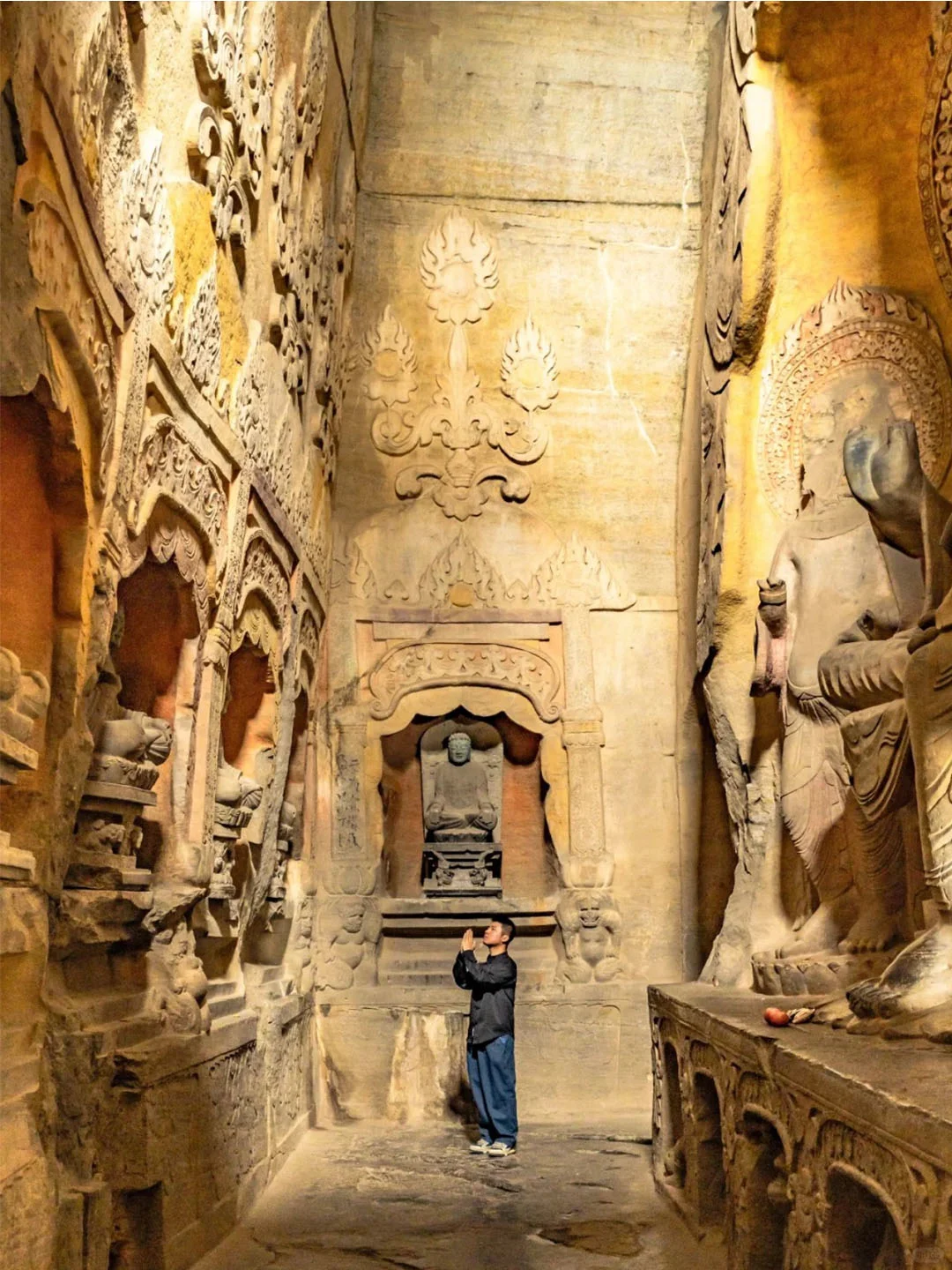 穿越千年，邂逅邯郸响堂山石窟的神秘魅力