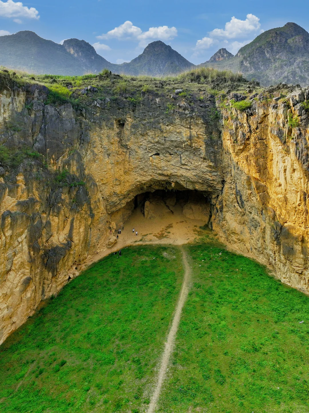 五一反向游🍃推荐一个冷门且震撼的小城！！！！