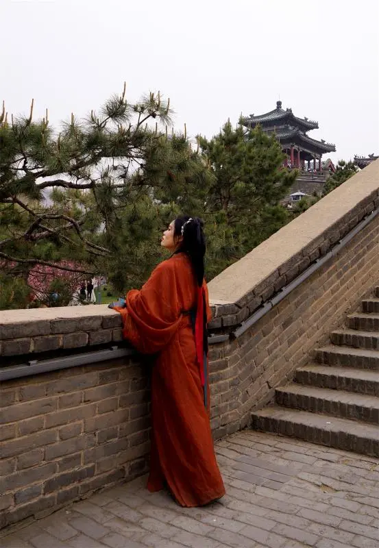 丛台公园：千年城中的历史镜像