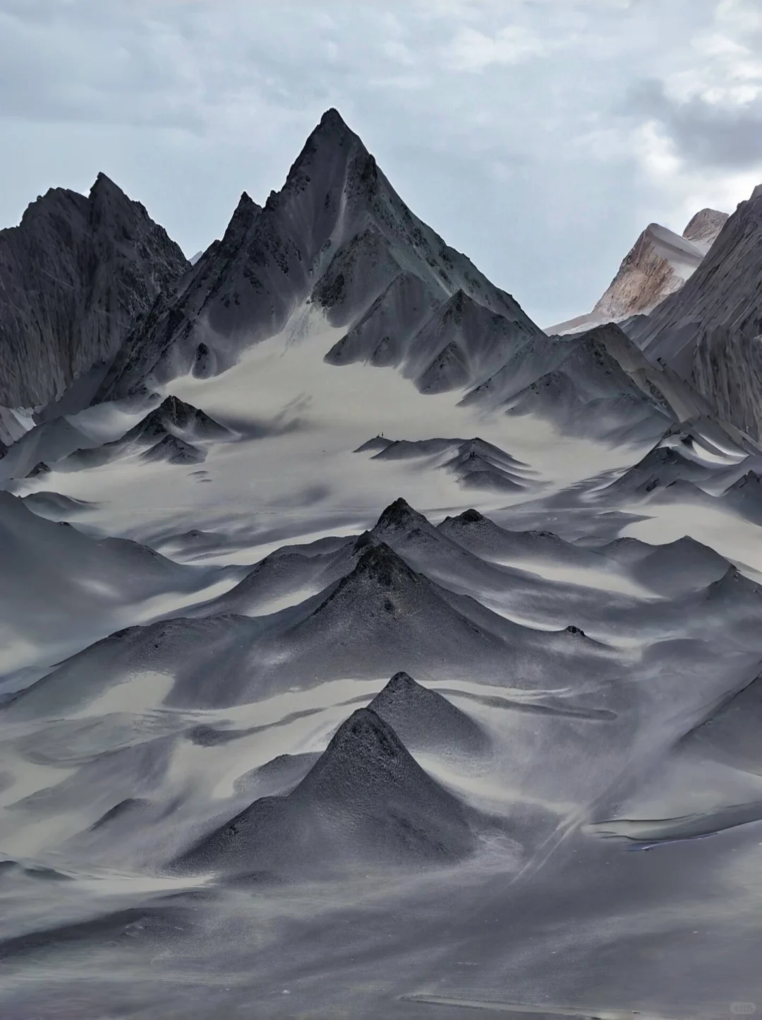 本以为敦煌已经够震撼了，直到去了黑独山….