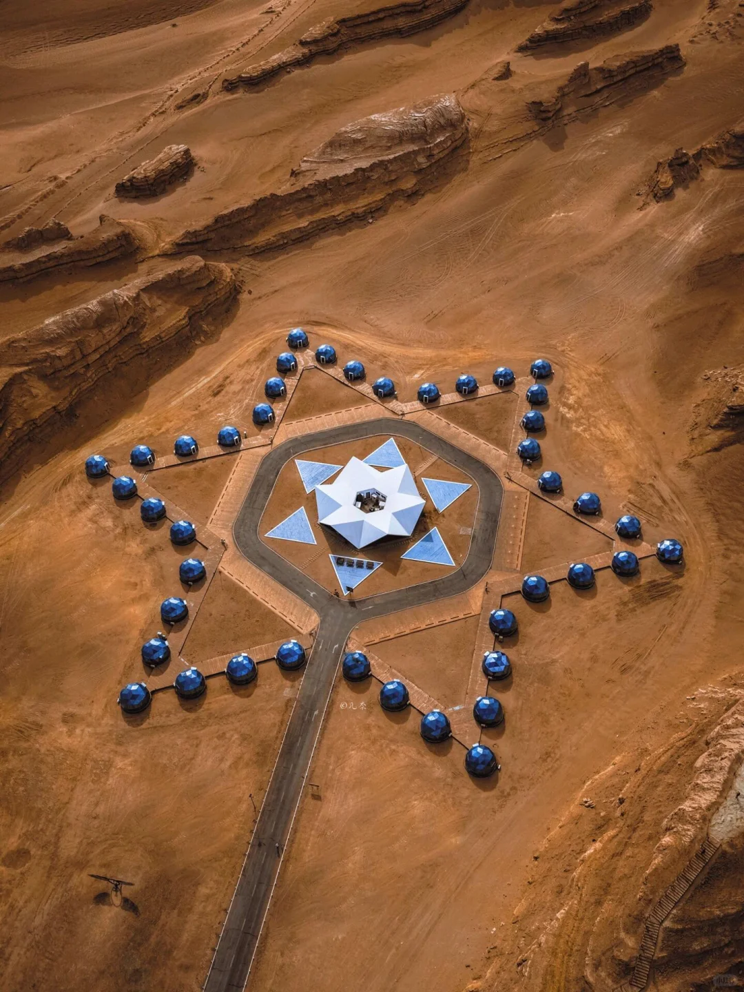 本以为敦煌已经够震撼了，直到去了黑独山….