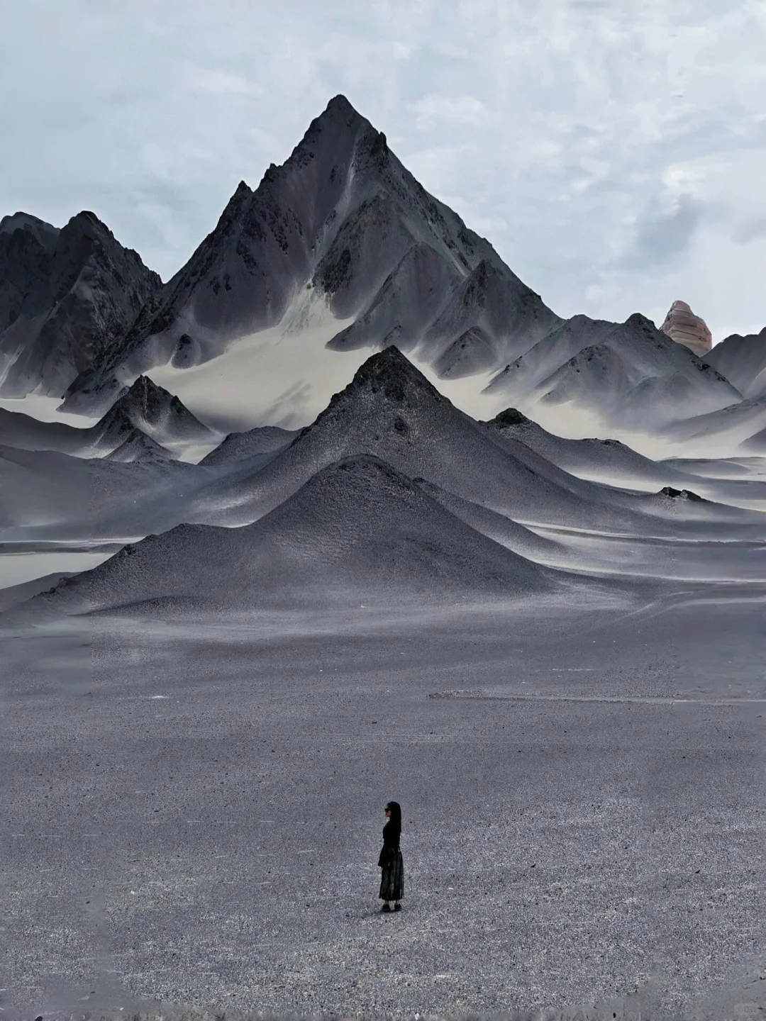 本以为敦煌已经够震撼了，直到去了黑独山….