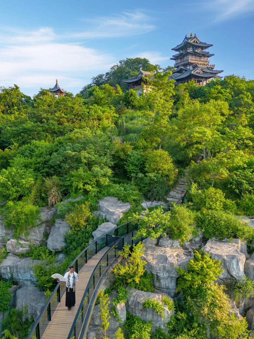 五一反向游，推荐一个人少又治愈的宝藏小城