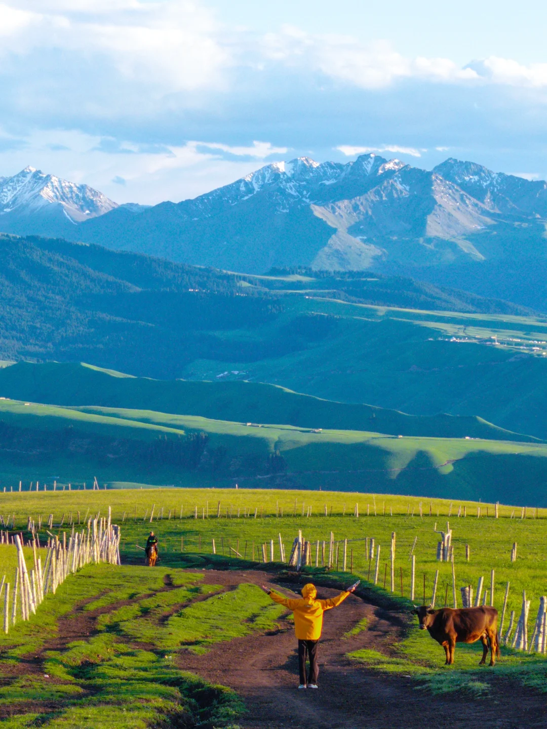 春天的新疆伊犁，每一帧都是童话世界❗️❗️❗️