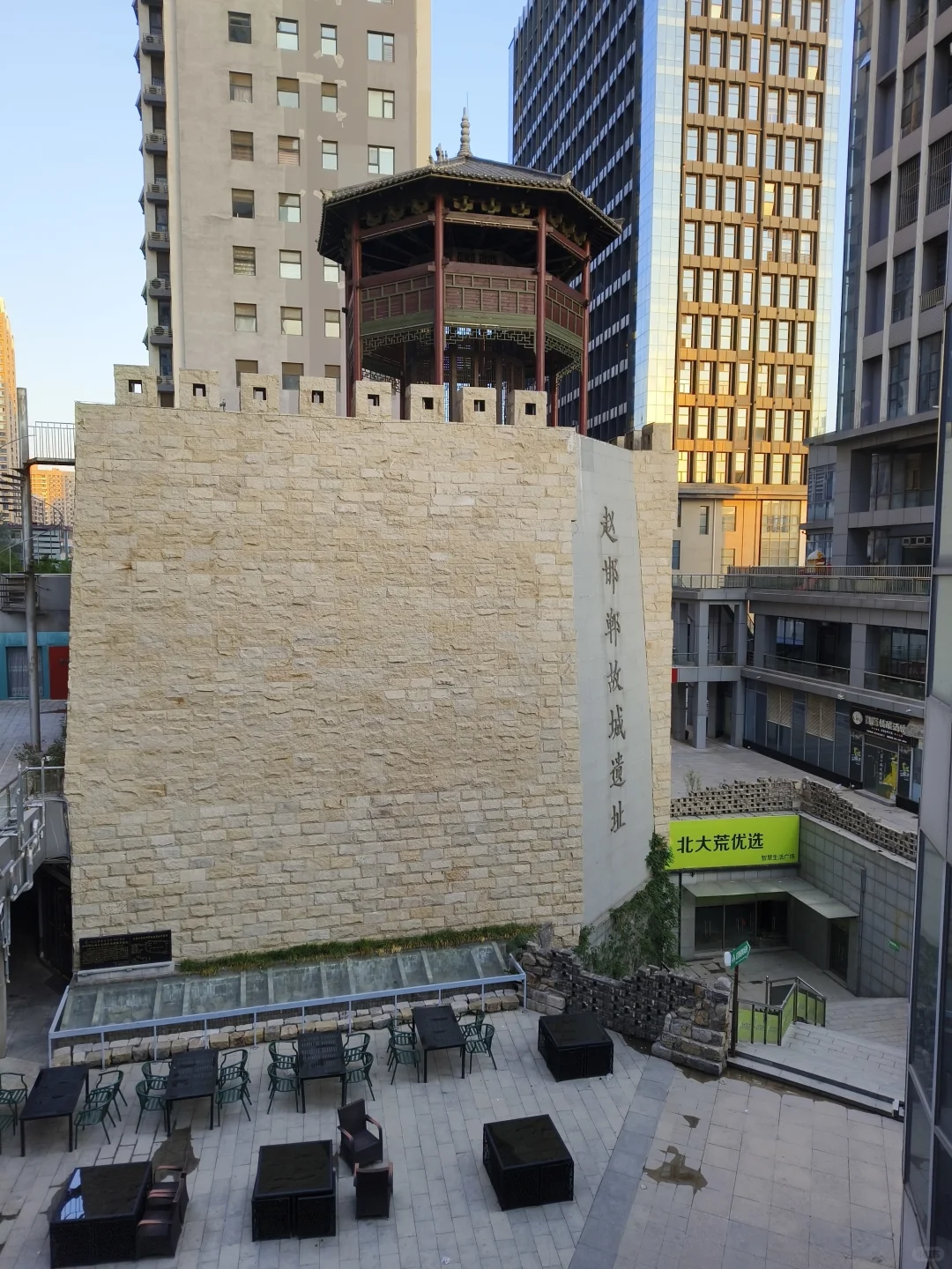 旺角商业广场 赵王城墙2 早晨