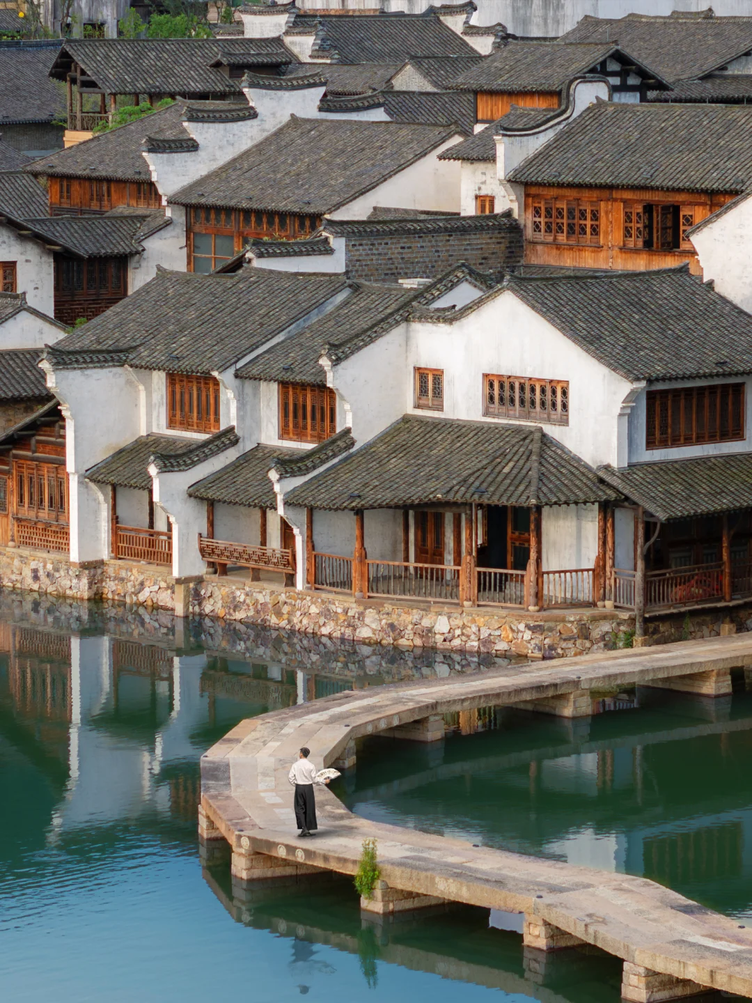 五一反向游，推荐一个人少又治愈的宝藏小城