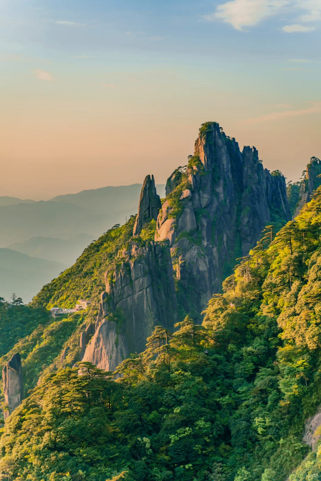 讲真,我很少用“震撼”来形容一座山!😭
