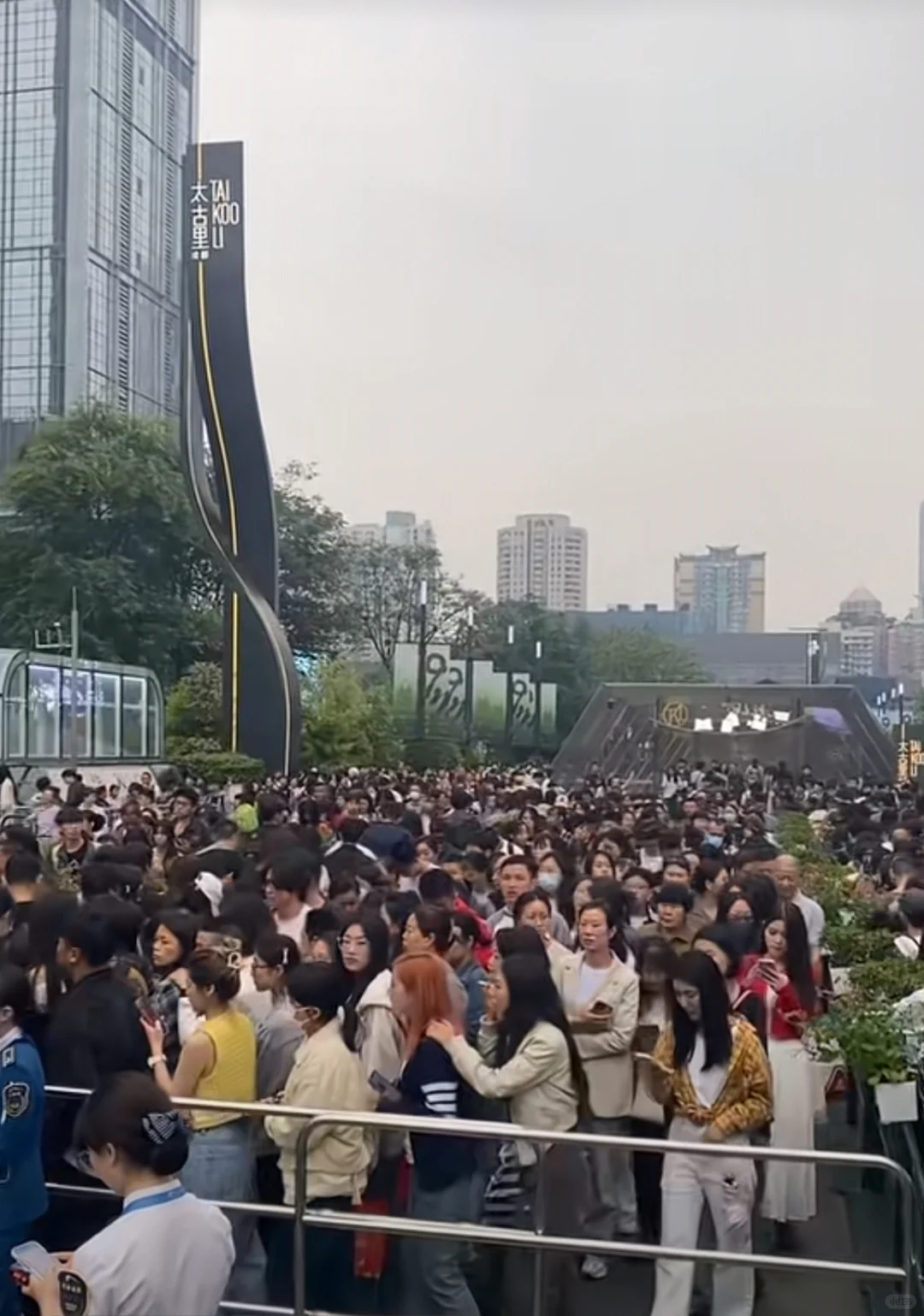 五一成都你要毁了我嘛