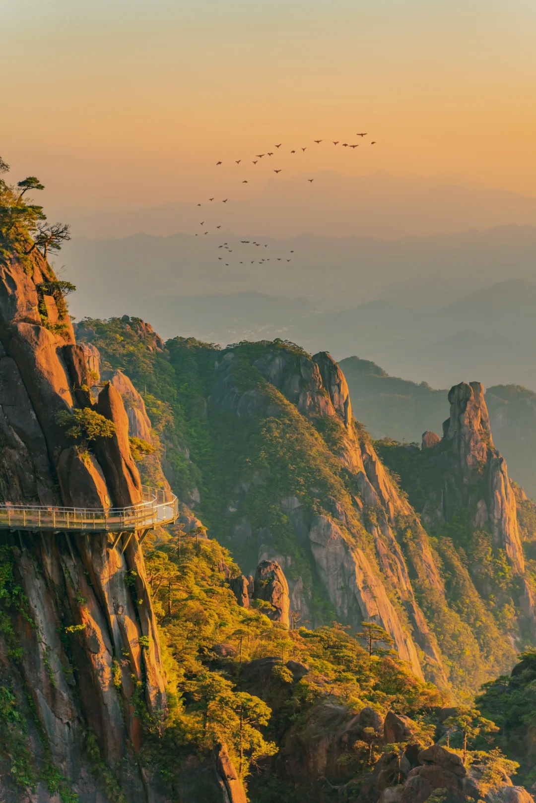 讲真,我很少用“震撼”来形容一座山!😭