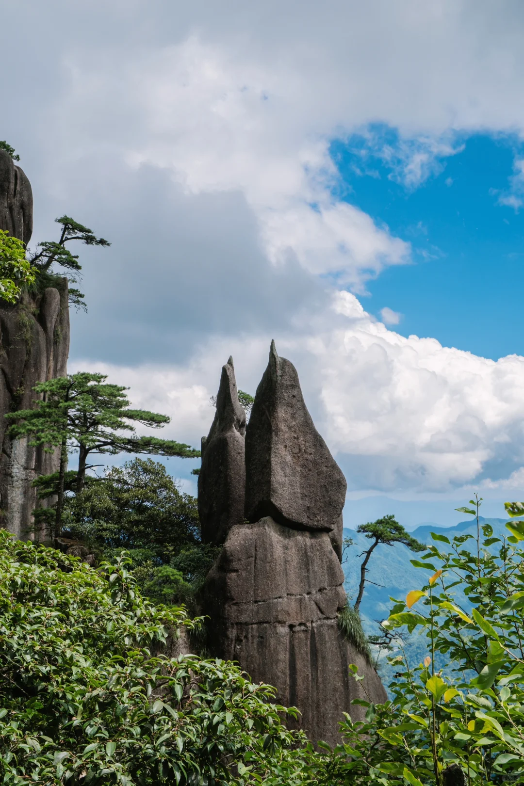 讲真,我很少用“震撼”来形容一座山!😭