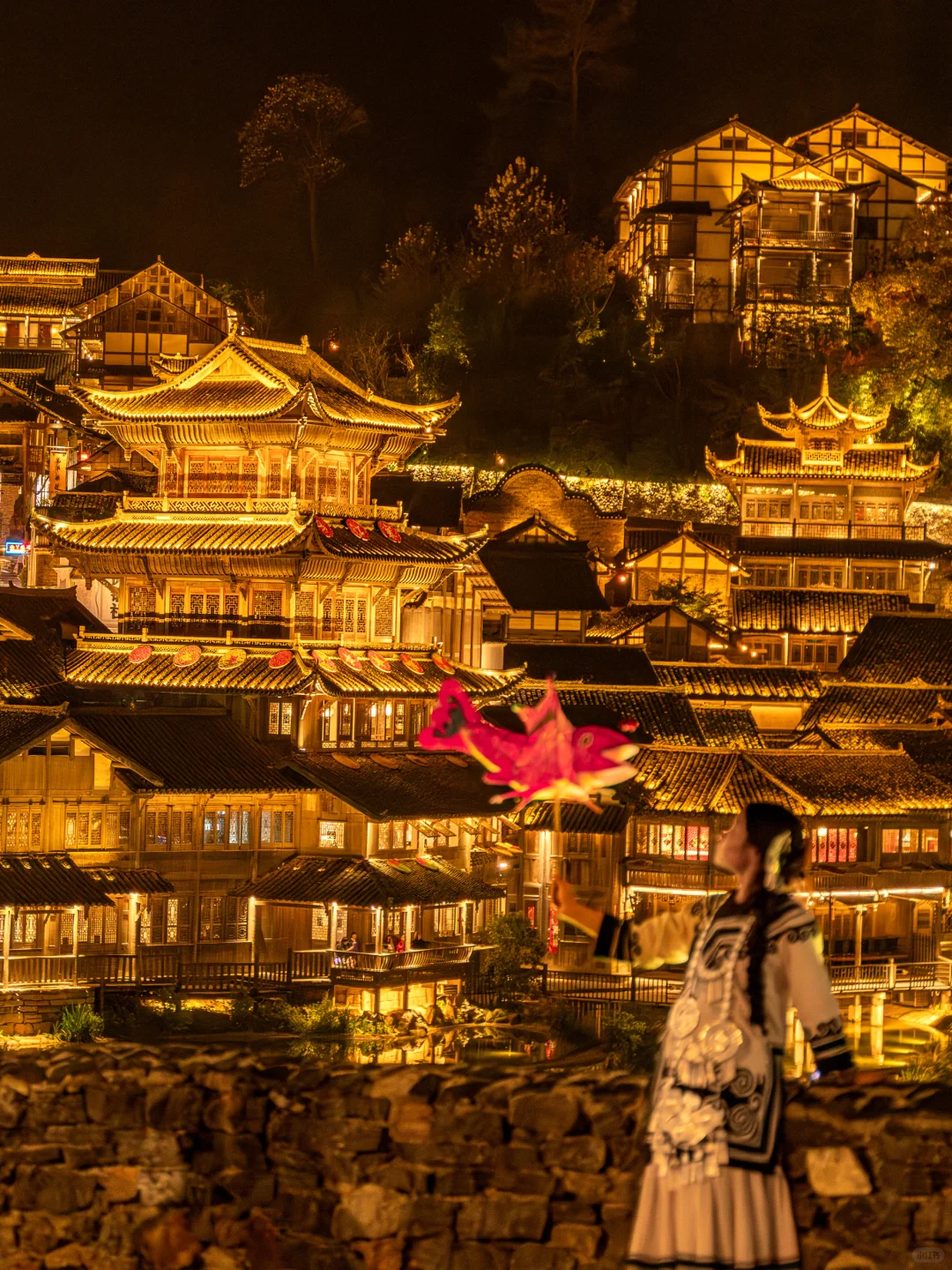 不愧是上榜《国家地理》的寨子，夜景真的绝了