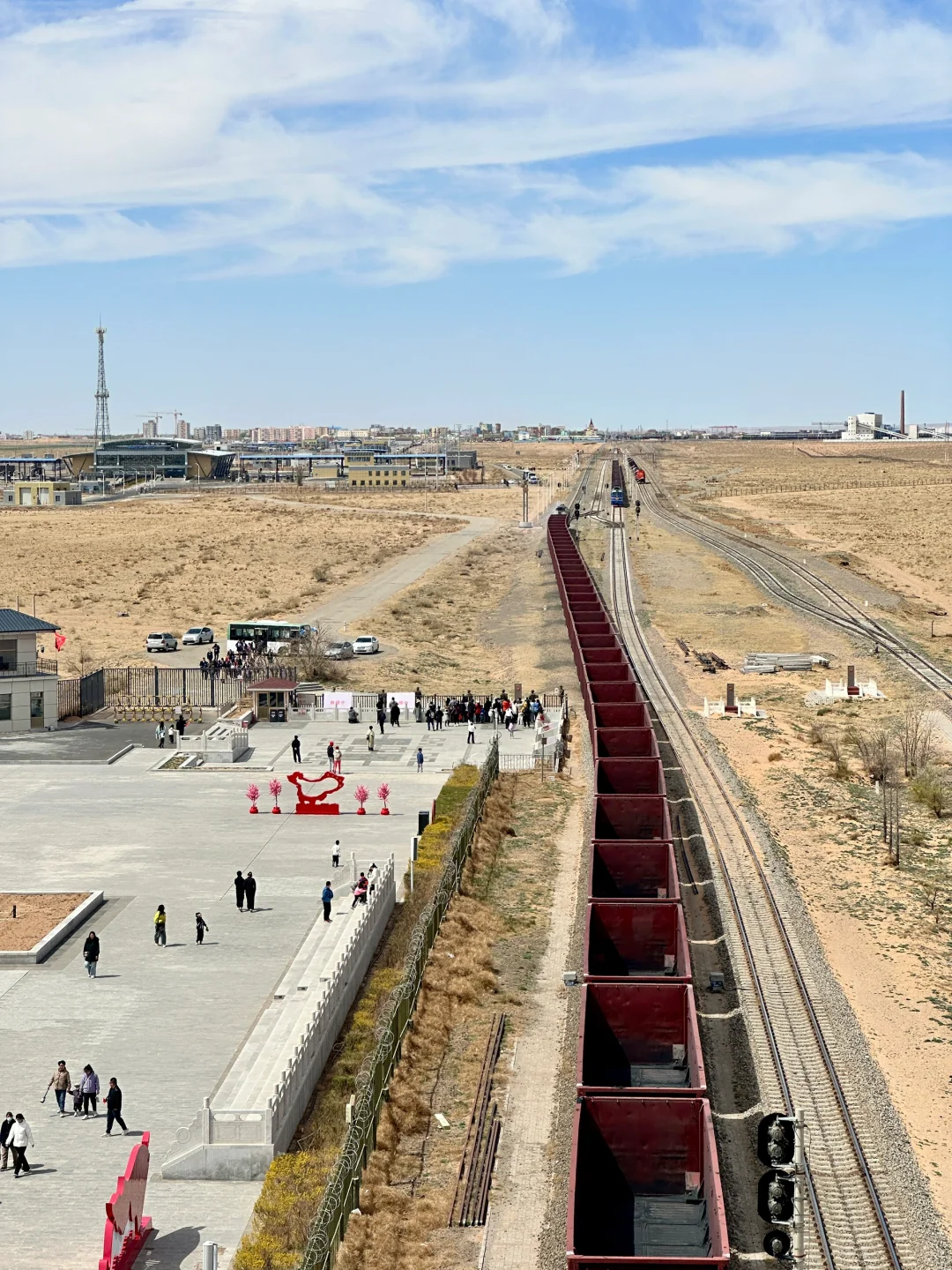 边境打卡～二连浩特国门景区