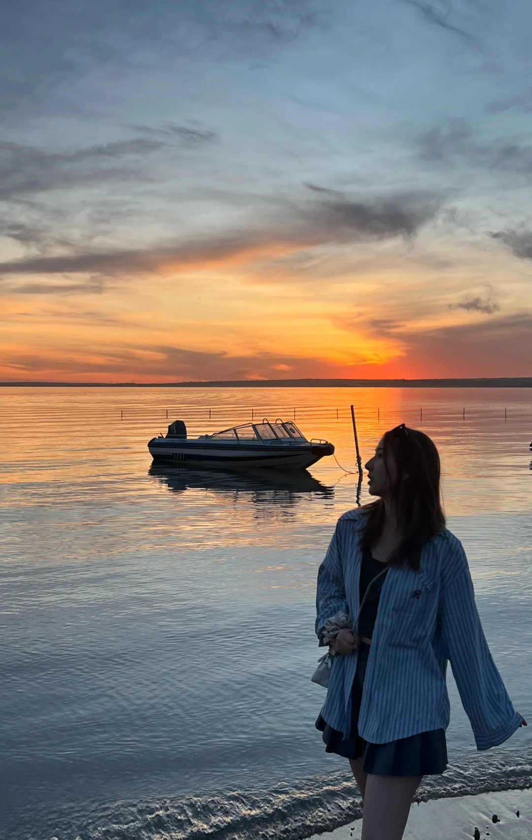被夕阳治愈了海与晚风更配哦🌊