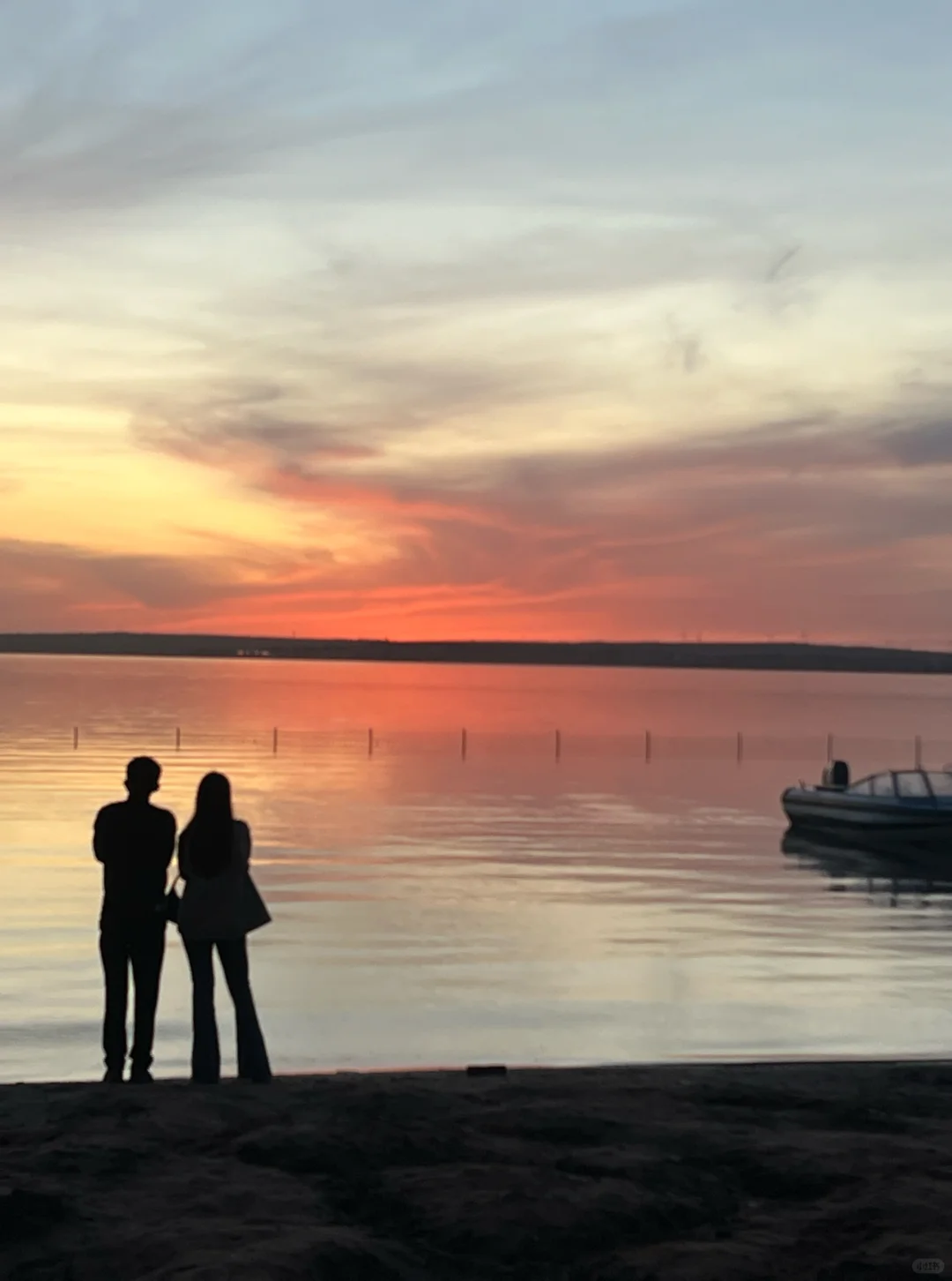 被夕阳治愈了海与晚风更配哦🌊