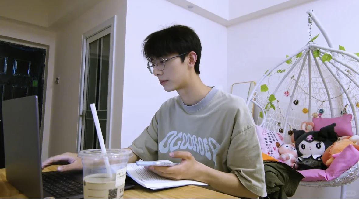 五一，狗都不……