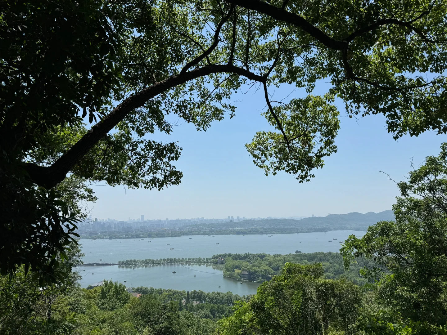 暴走西湖右爱心💗最后还能赶上西湖日落🌄