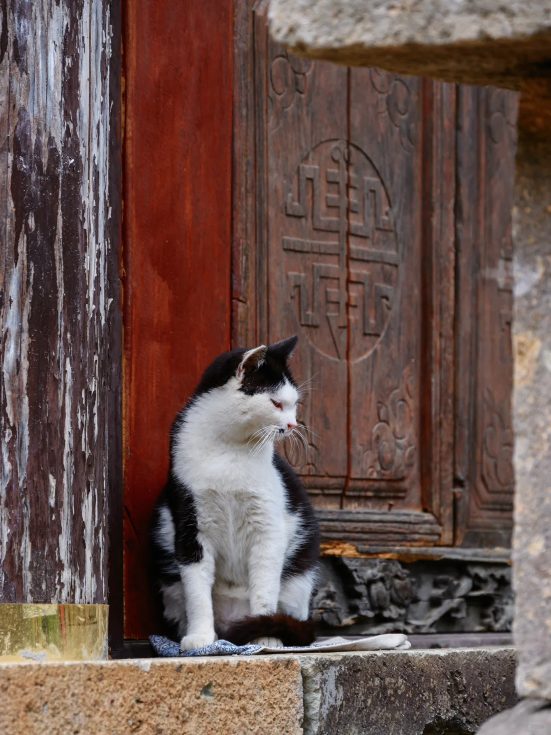 我很少用“惊艳”来形容一座寺庙……