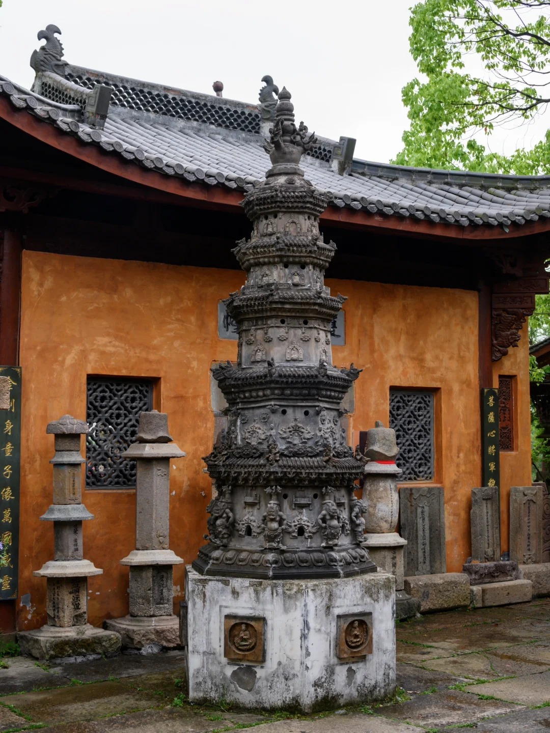 我很少用“惊艳”来形容一座寺庙……