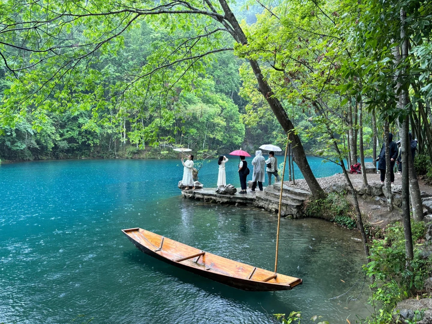 雨天的卧龙潭，封神了