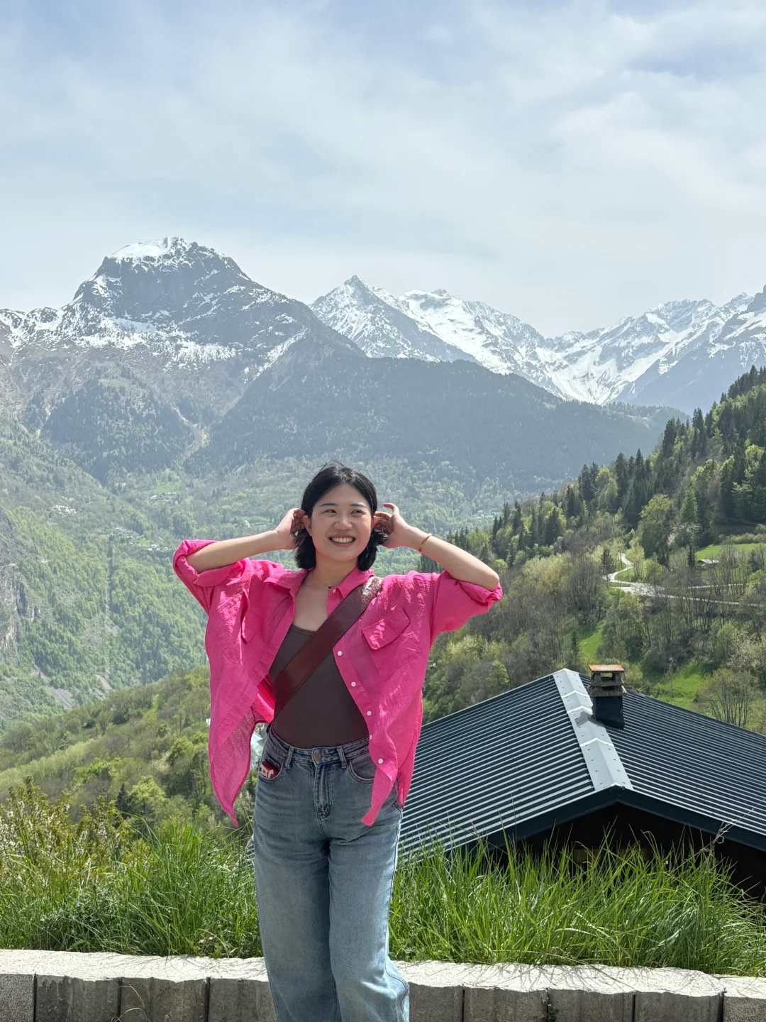住进阿尔卑斯山里上百年的小木屋🏡
