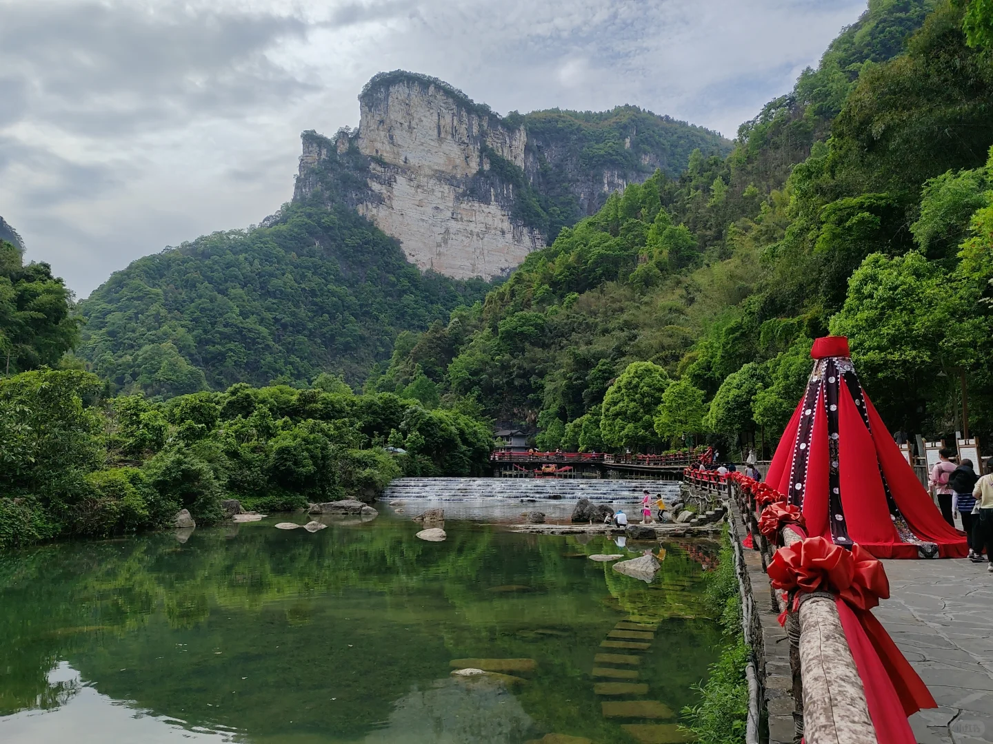 这应该是五一人最少懒人最友好的5A景区吧