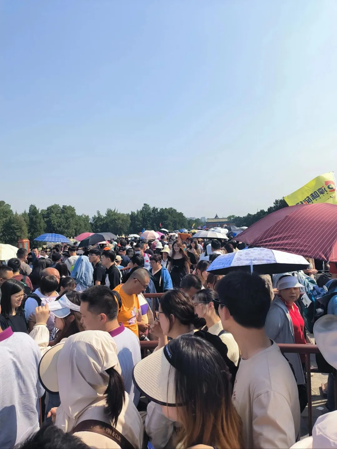 北京现状。排队三小时，参观三分钟