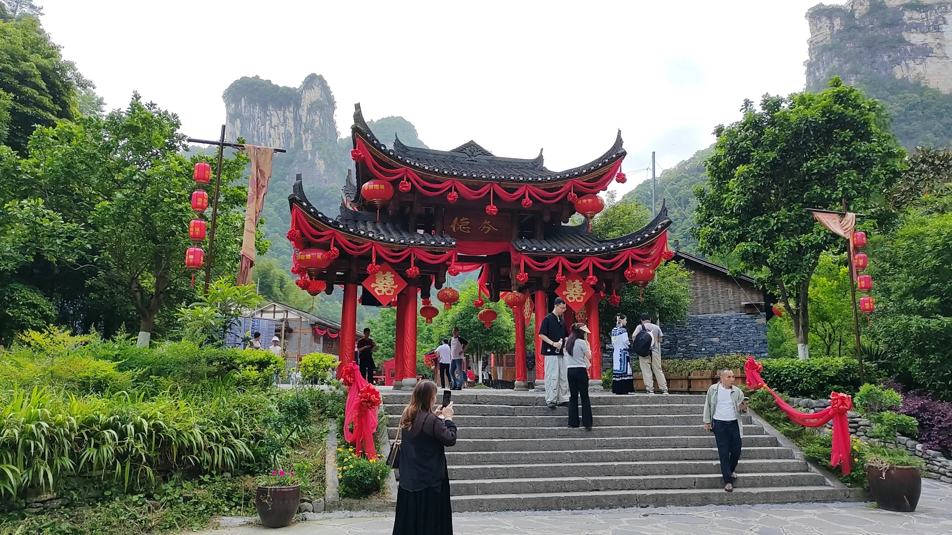 这应该是五一人最少懒人最友好的5A景区吧