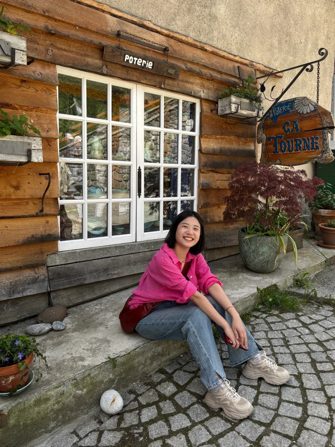 住进阿尔卑斯山里上百年的小木屋🏡