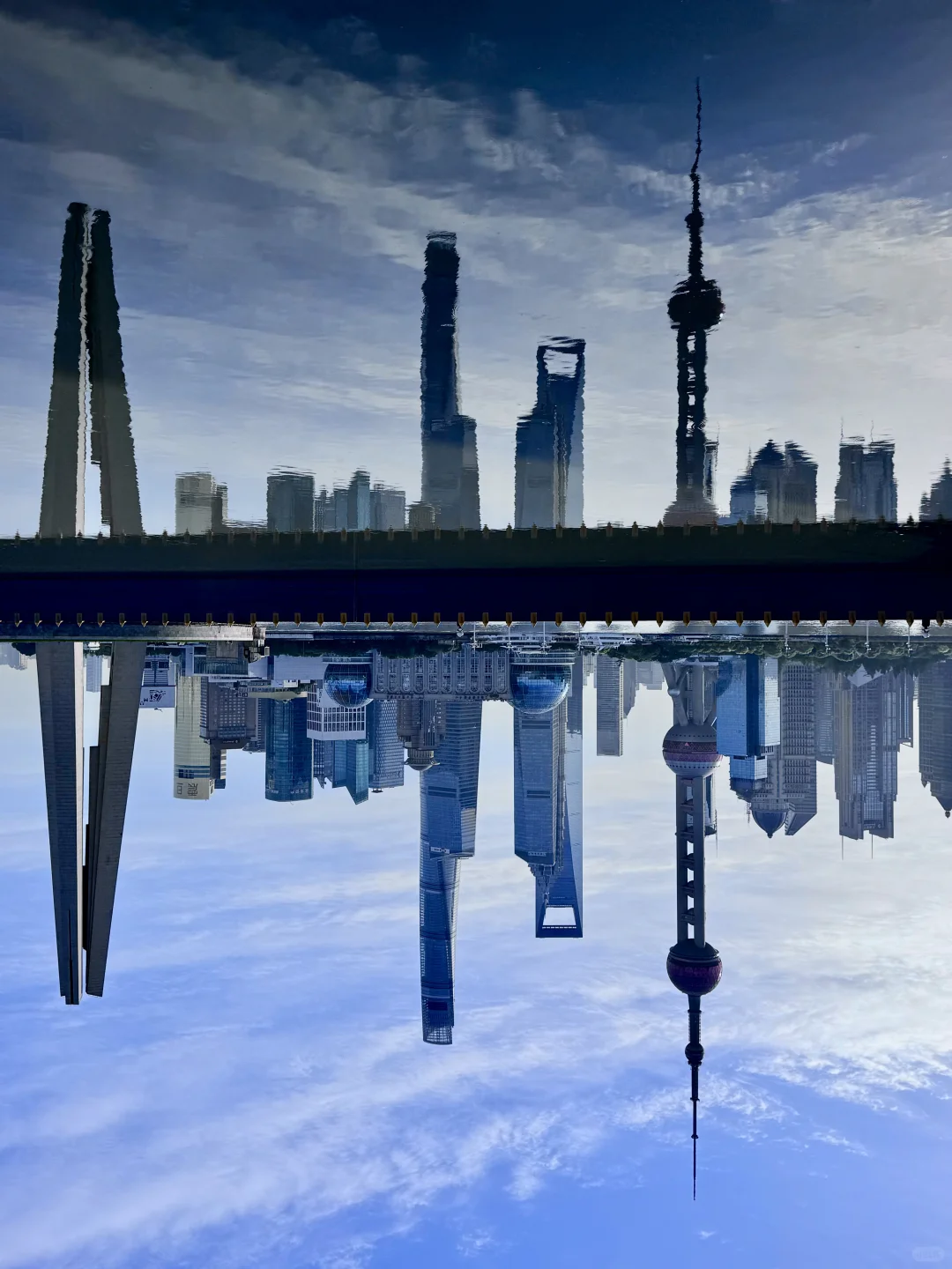 原来大雨真的会让整座城市颠倒