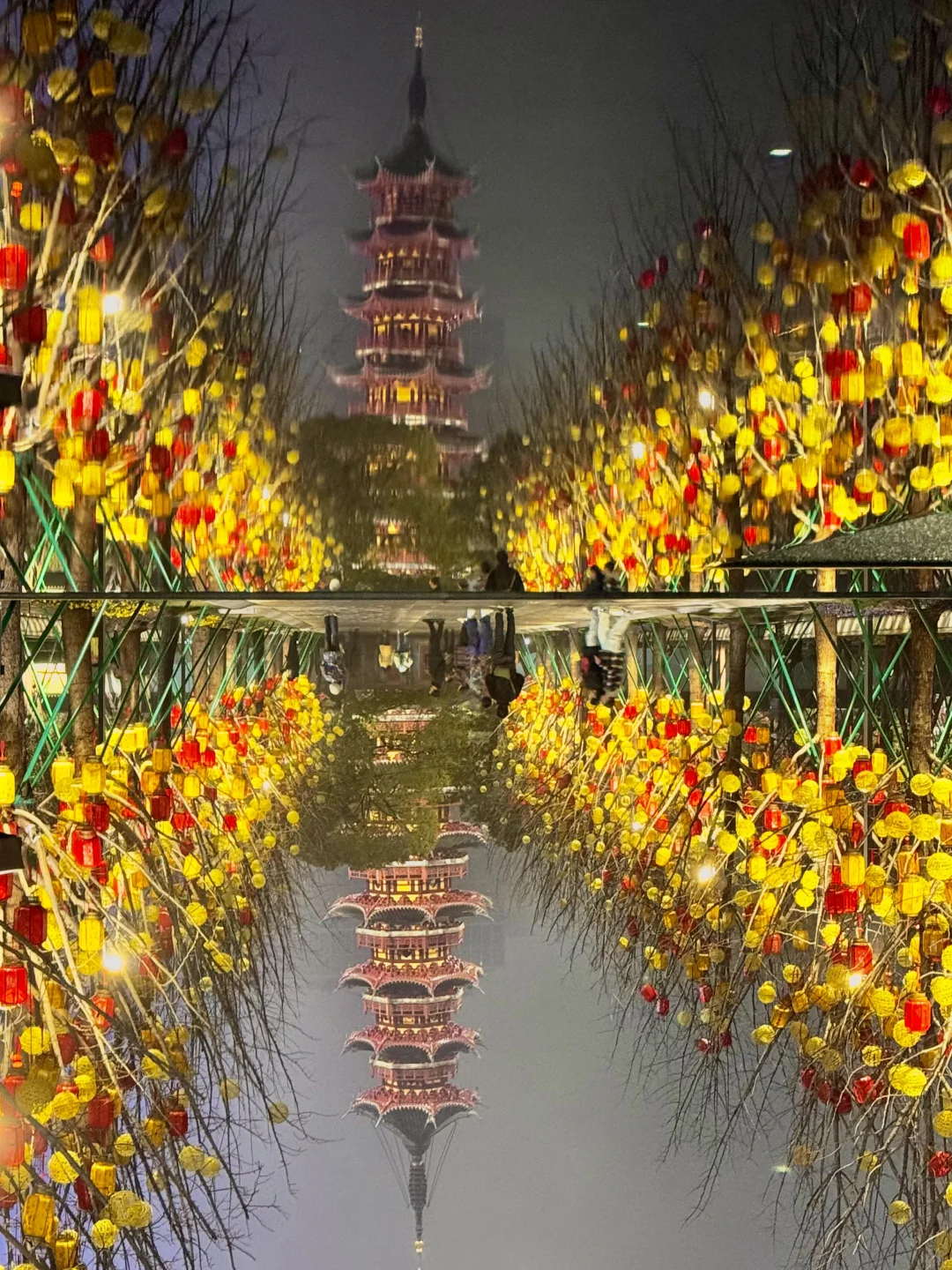 原来大雨真的会让整座城市颠倒