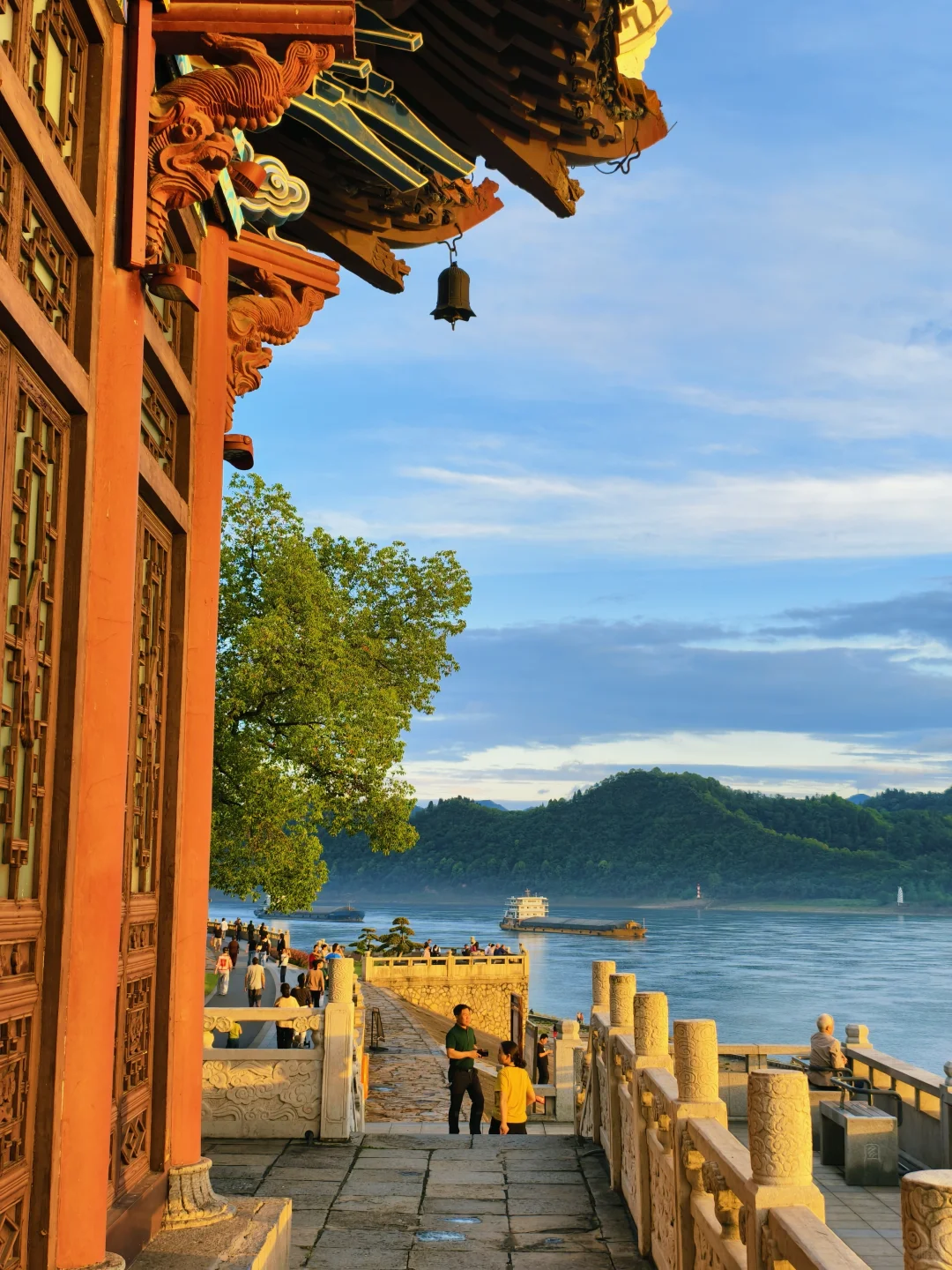 实时Live | 宜昌人快来江边❗