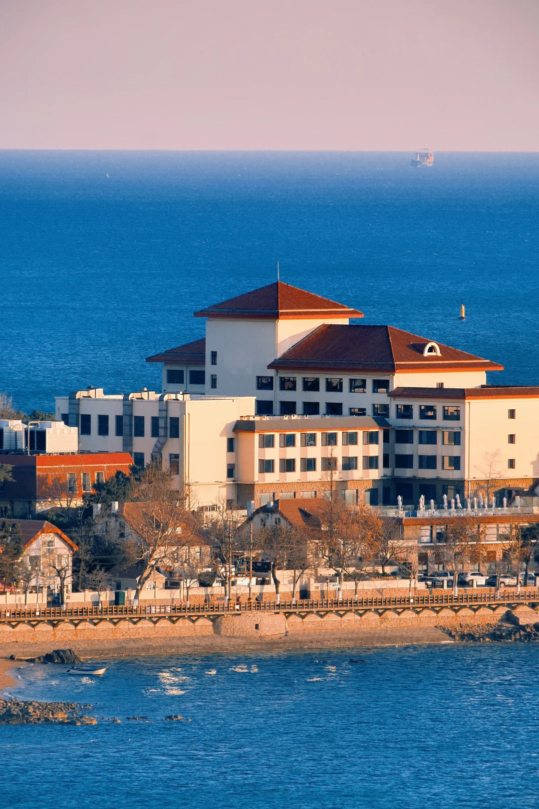 因为一片海 爱上一座城