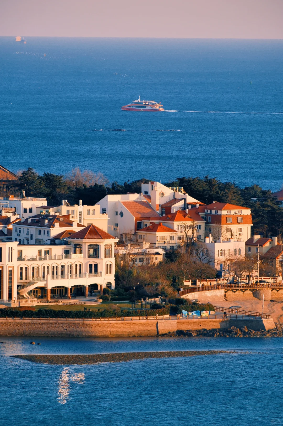 因为一片海 爱上一座城