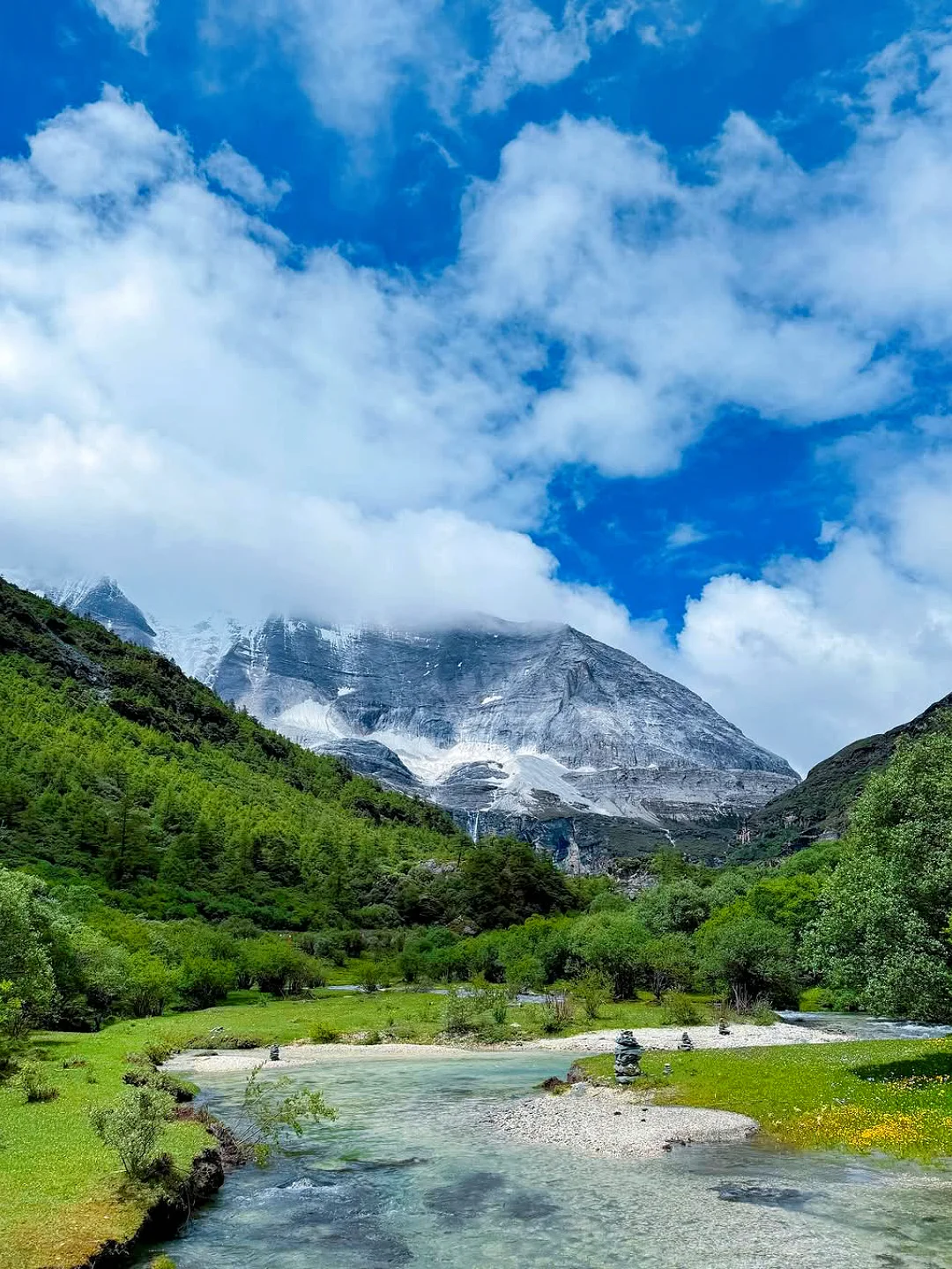 稻城亚丁🏔️的夏天美的像部电影一样🎬～