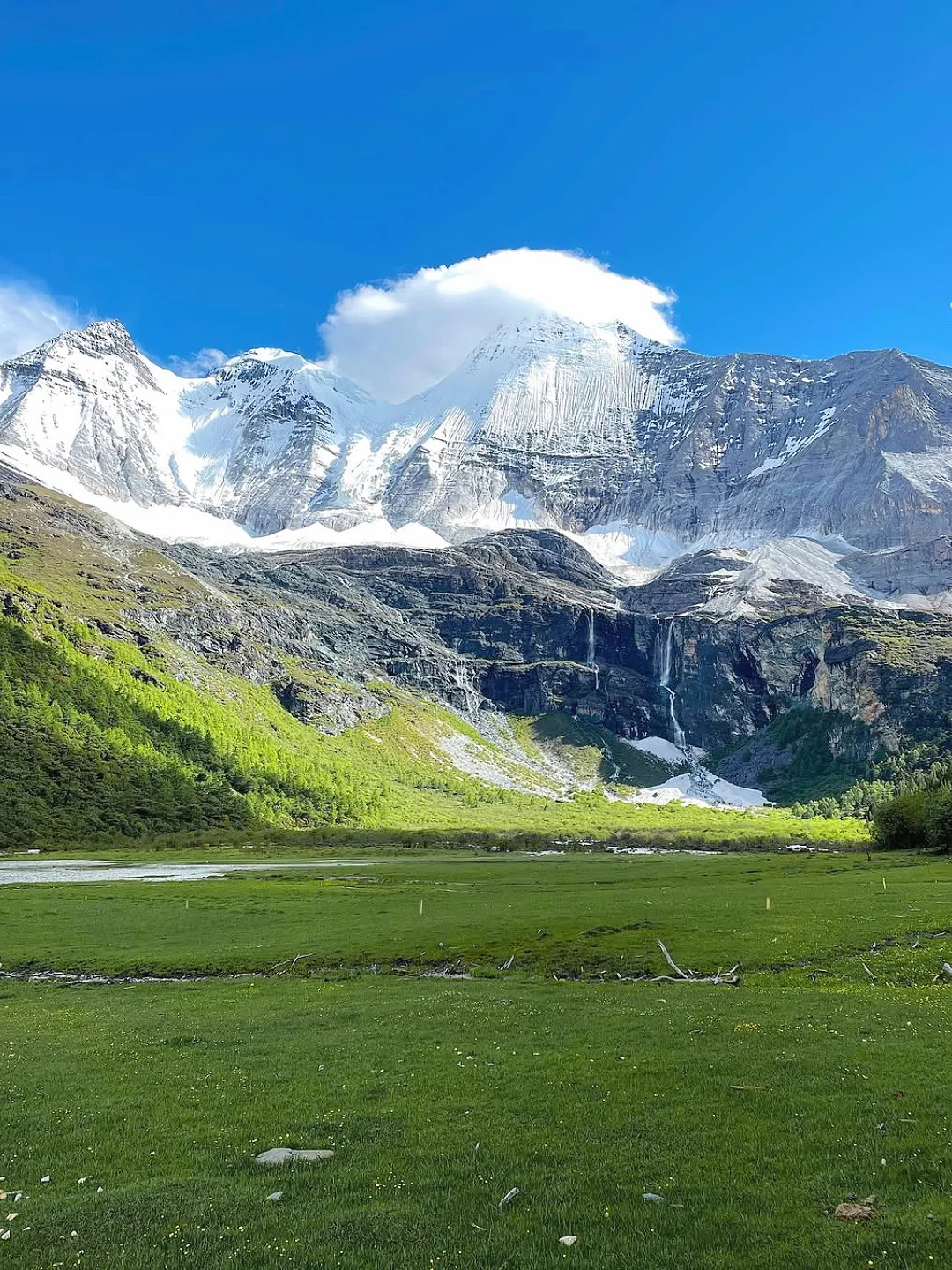 稻城亚丁🏔️的夏天美的像部电影一样🎬～
