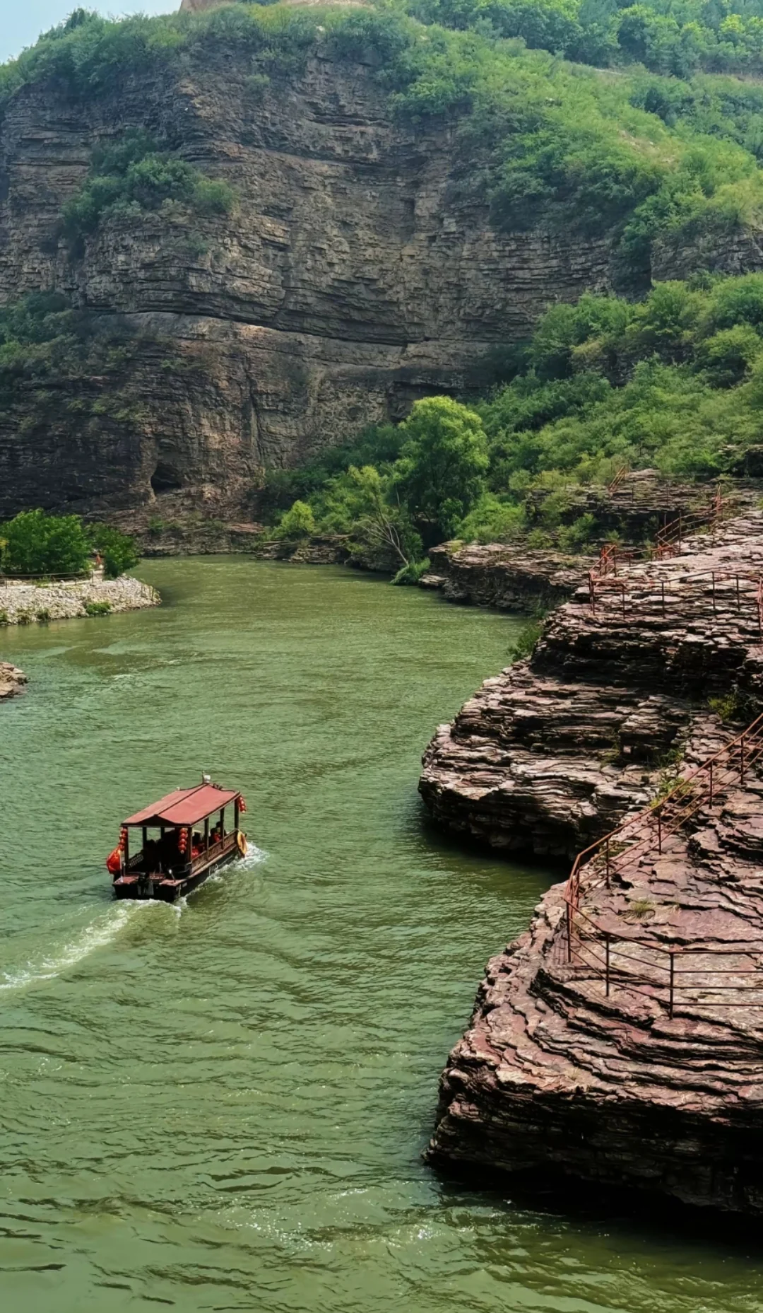 邯郸周边一日跟团游，邯郸到赤壁悬流山西