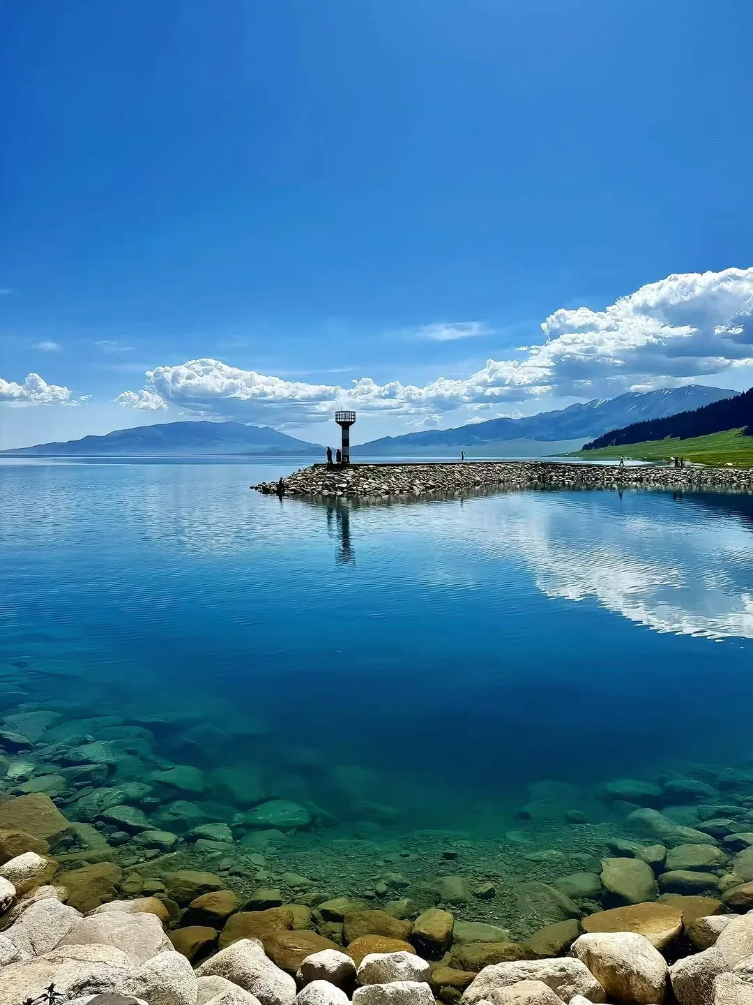 为什么5月去赛里木湖最合适？