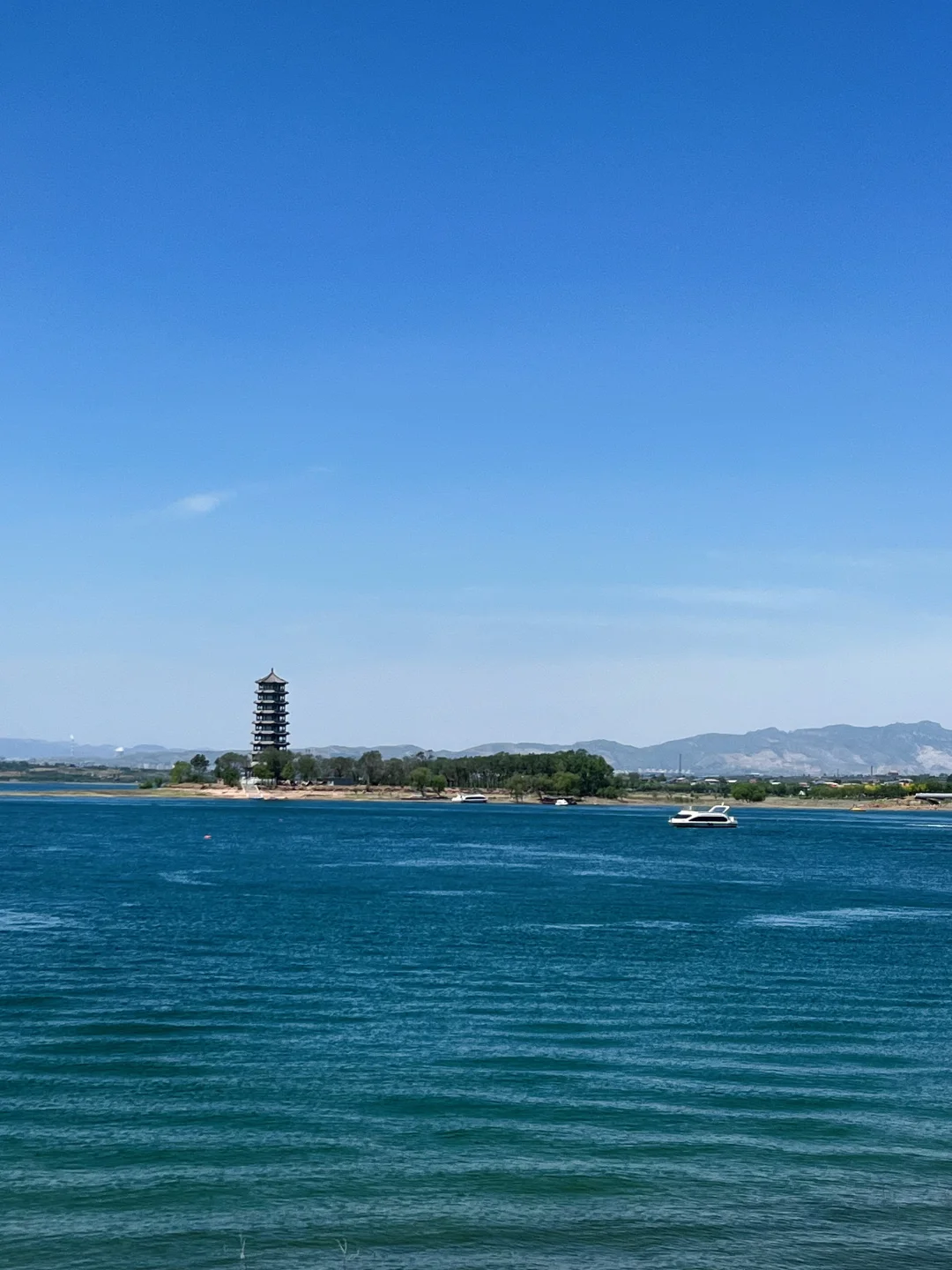 溢泉湖旅游风景区(马尔代夫网红桥😑)